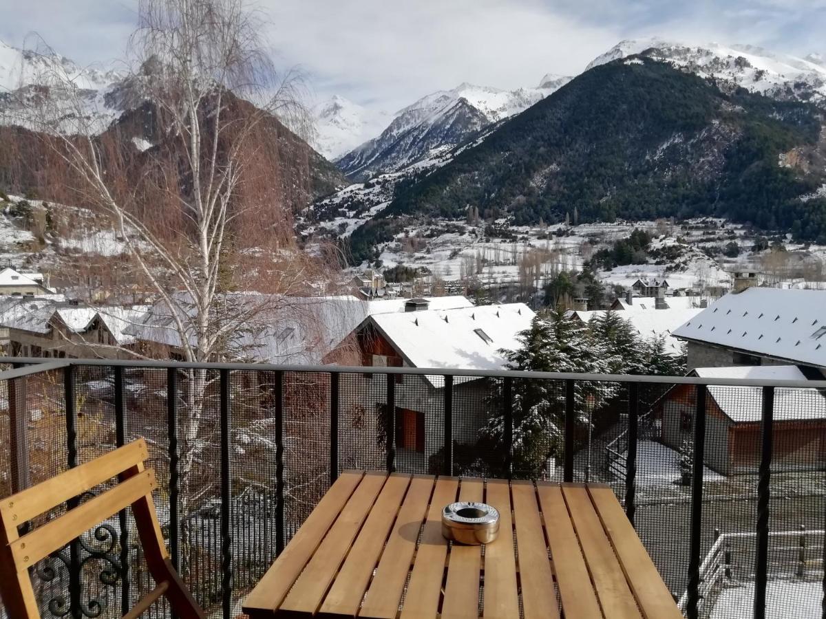 Ferienwohnung Apartamento Familiar Con Vistas Y Garage La Portiecha Sallent de Gállego Exterior foto