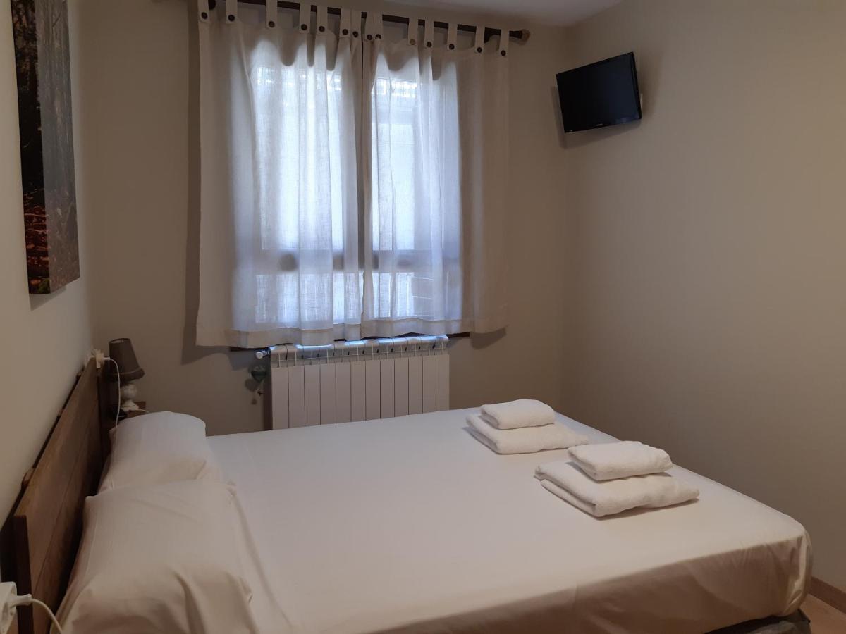 Ferienwohnung Apartamento Familiar Con Vistas Y Garage La Portiecha Sallent de Gállego Exterior foto