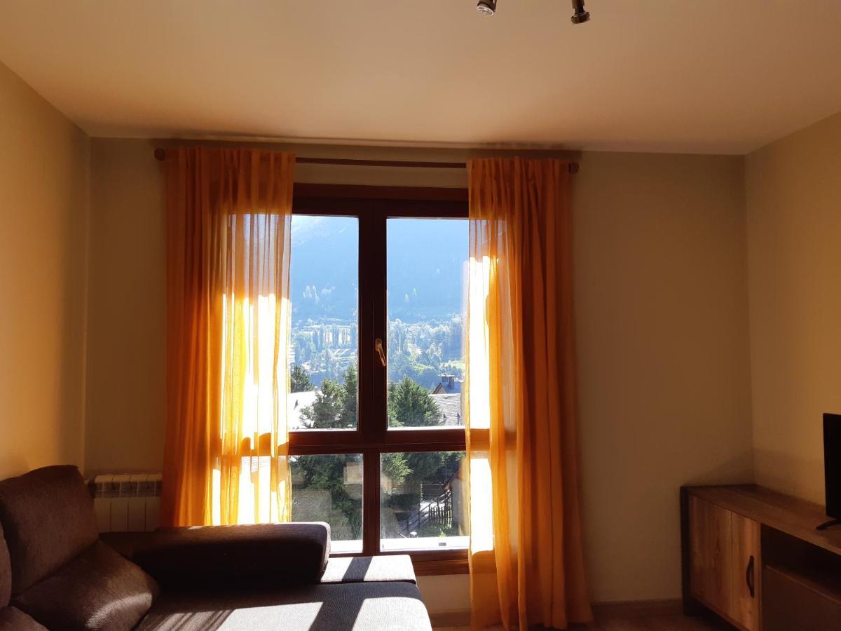 Ferienwohnung Apartamento Familiar Con Vistas Y Garage La Portiecha Sallent de Gállego Exterior foto