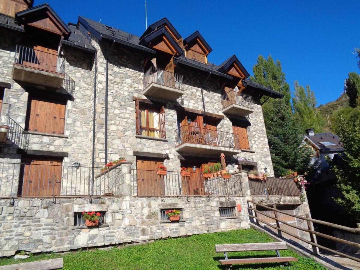 Ferienwohnung Apartamento Familiar Con Vistas Y Garage La Portiecha Sallent de Gállego Exterior foto